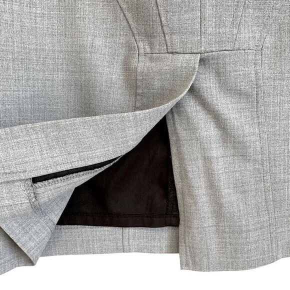 Le Chateau Short Skirt - Picture 3 of 10